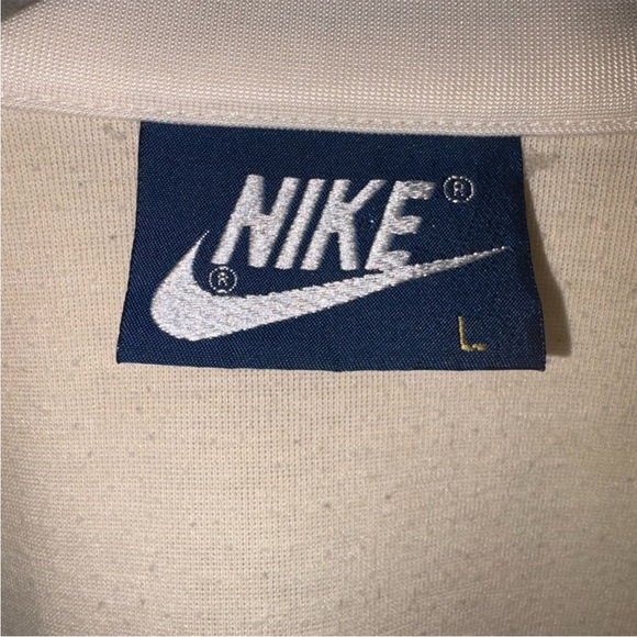 Nike Men's Black, White, and Blue Windbreaker - Picture 4 of 6